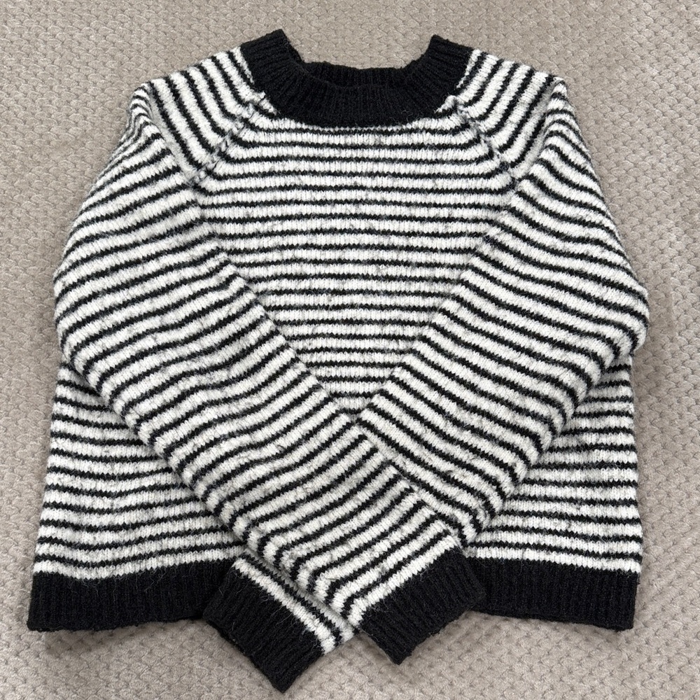 American Eagle Outfitters Black and White Striped Sweater